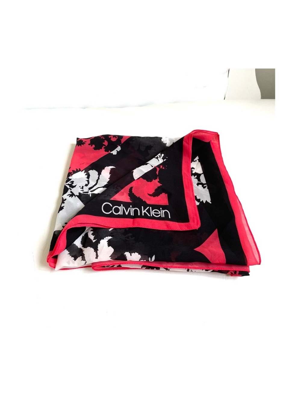 CALVIN KLEIN RED BLACK WHITE PRINT SQUARE SCARF SYNTHETIC BLEND FABRIC